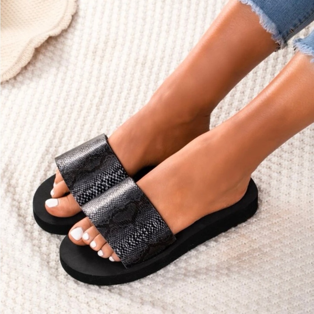 Snakeskin Print Slides